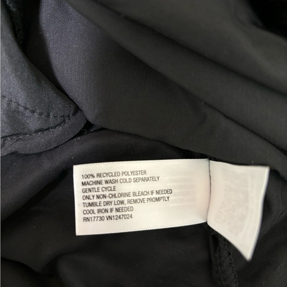 Elegant Black Velvet Top - Picture 6 of 6